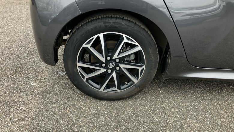 Toyota Yaris 1.5 Hybrid Design 5dr CVT Hybrid Hatchback